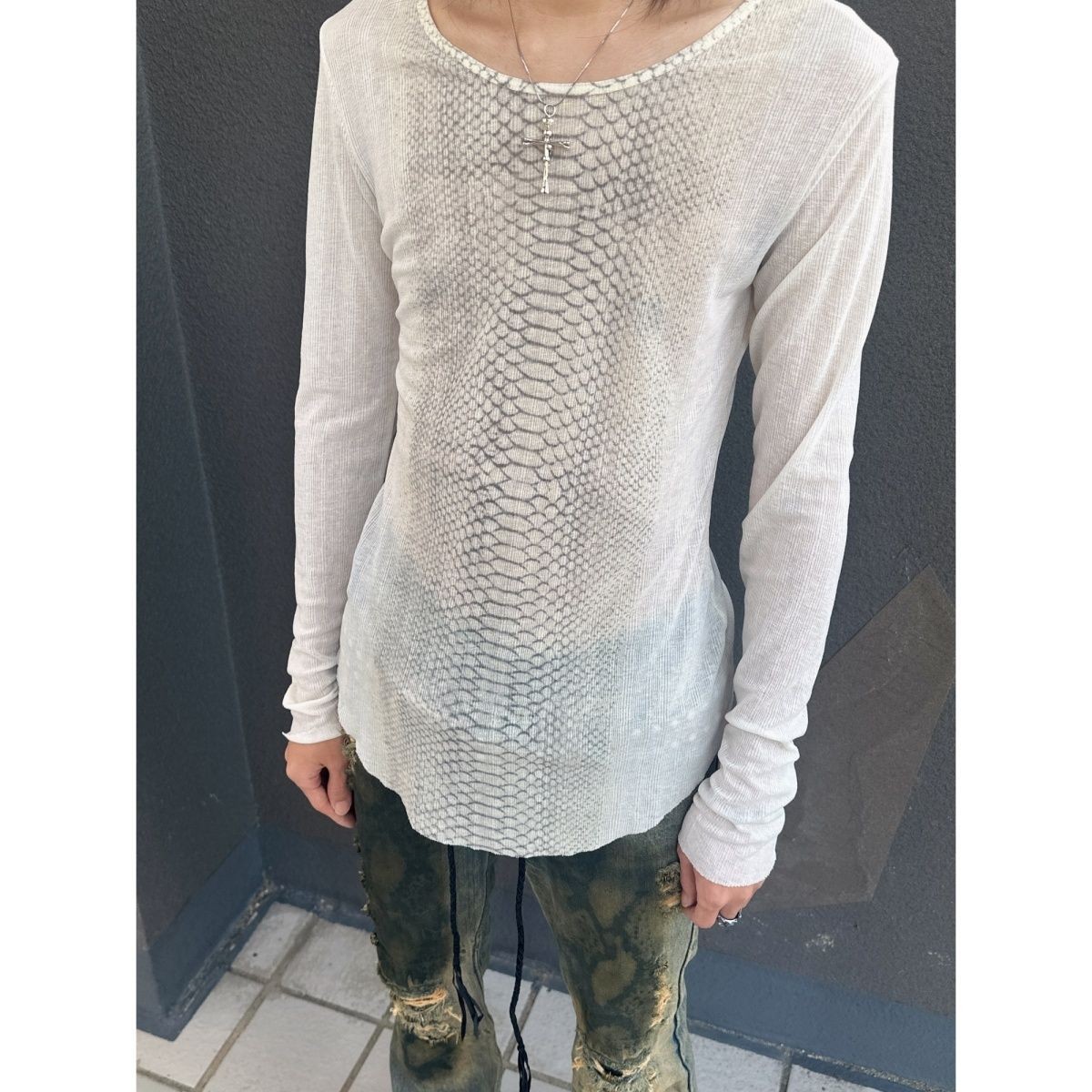 Tops Longsleeve Black Round Ne - Tee Graphic Print ulasan dan harga